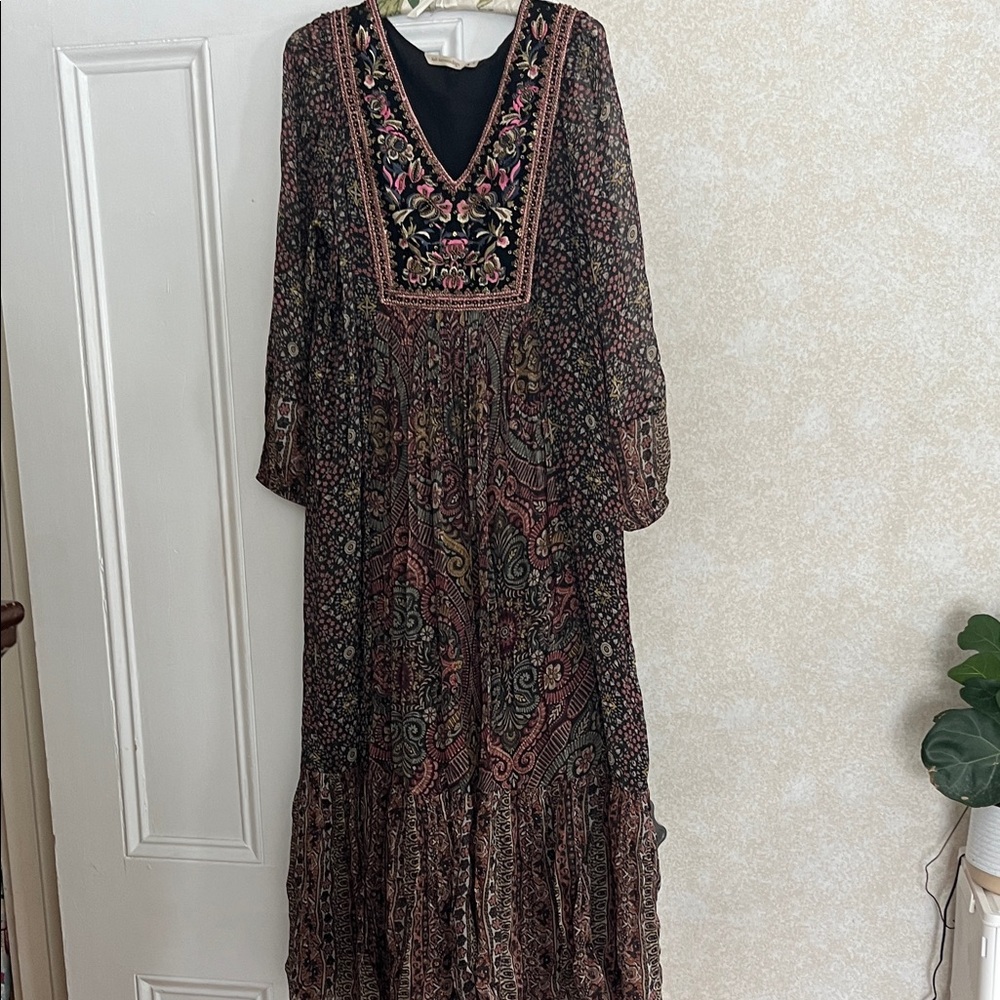 Soft Surroundings Boho Embroidered V-Neck Maxi Dress in Black and Pink. Size M.